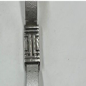 Tory Burch Fit Bit Flex Silver Metallic Mesh Band Bracelet Holder Buckle Closure